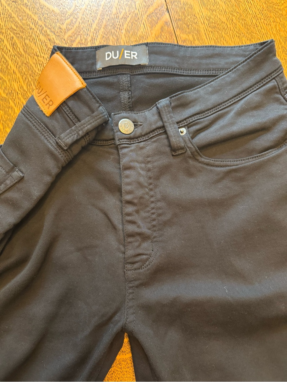 DU/ER NWOT excellent condition black slim fit tapered pants
